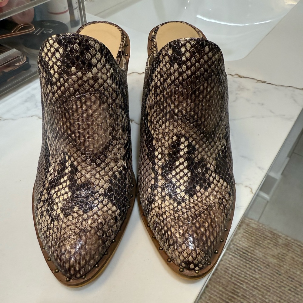 Women's Snakeskin Pattern Mules